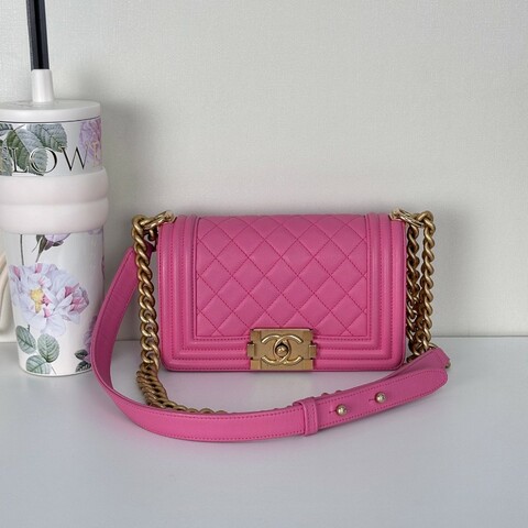 Chanel Leboy牛皮 粉色金扣 20cm