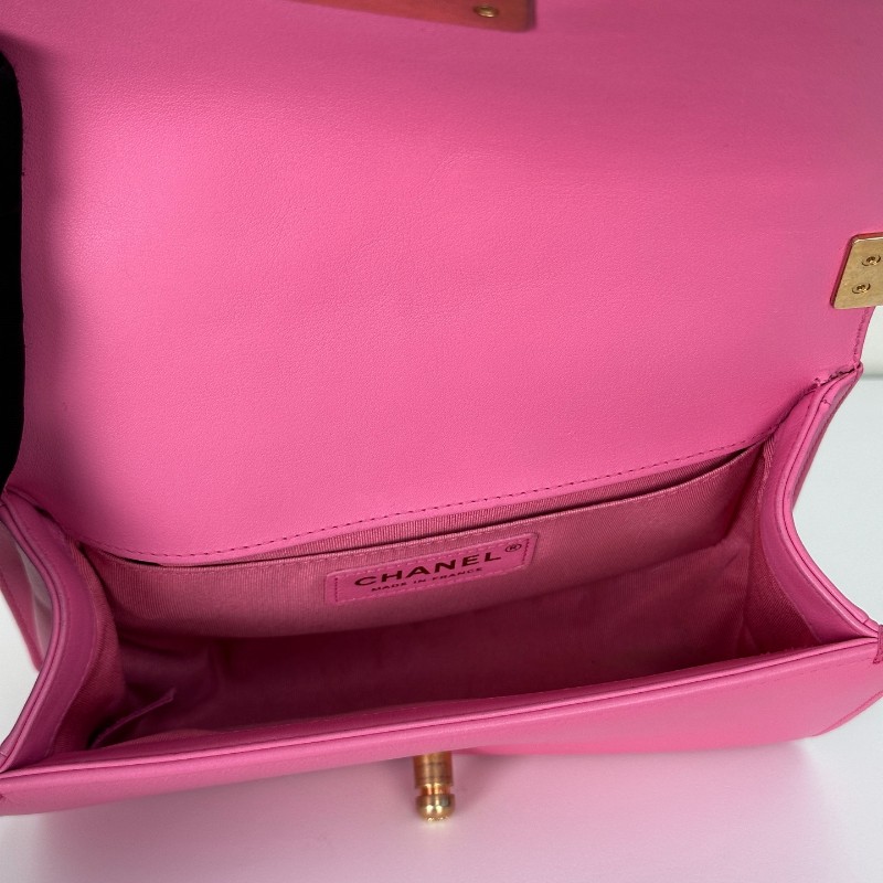 Chanel Leboy牛皮 粉色金扣 20cm-13