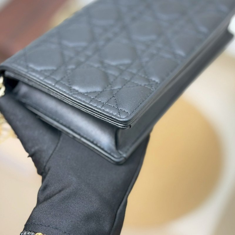 （大全配、適合送禮🎁超美！）🏷Dior 迪奧．Lady Dior Pouch-4