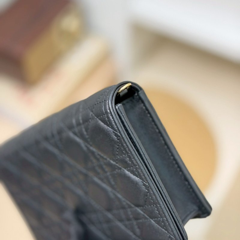 （大全配、適合送禮🎁超美！）🏷Dior 迪奧．Lady Dior Pouch-9