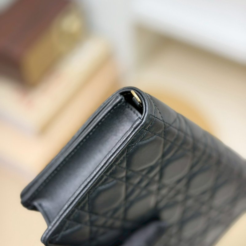 （大全配、適合送禮🎁超美！）🏷Dior 迪奧．Lady Dior Pouch-10