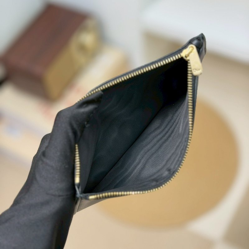 （大全配、適合送禮🎁超美！）🏷Dior 迪奧．Lady Dior Pouch-29