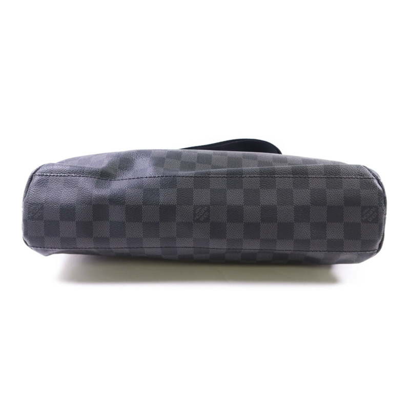 LOUIS VUITTON Damier Graphite Mick MM銀扣肩背袋N41106-3