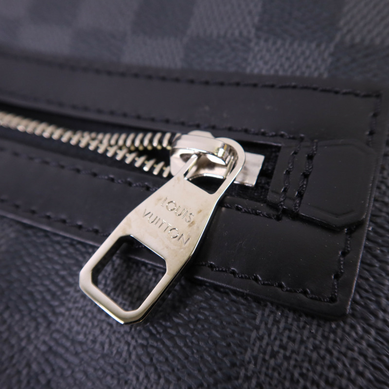 LOUIS VUITTON Damier Graphite Mick MM銀扣肩背袋N41106-8