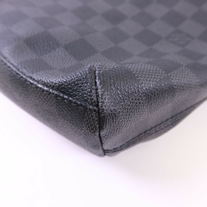 LOUIS VUITTON Damier Graphite Mick MM銀扣肩背袋N41106-12