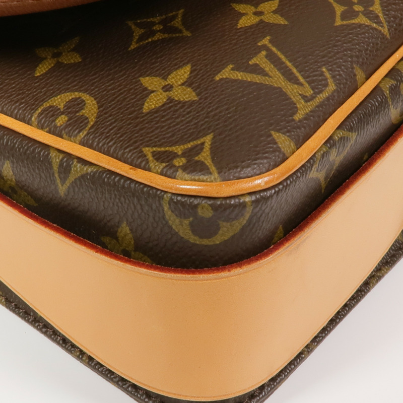 LOUIS VUITTON Monogram Cartouchiere GM金扣肩背袋-10