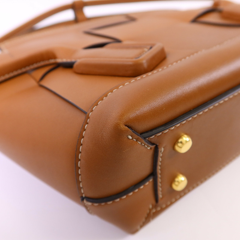 BOTTEGA VENETA 牛皮皮革Arco 33金扣肩背袋-13