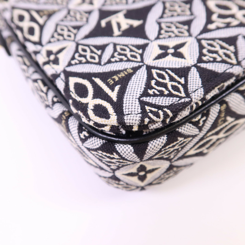 LOUIS VUITTON 帆布Pochette Metis MM金扣手挽肩背兩用袋-14