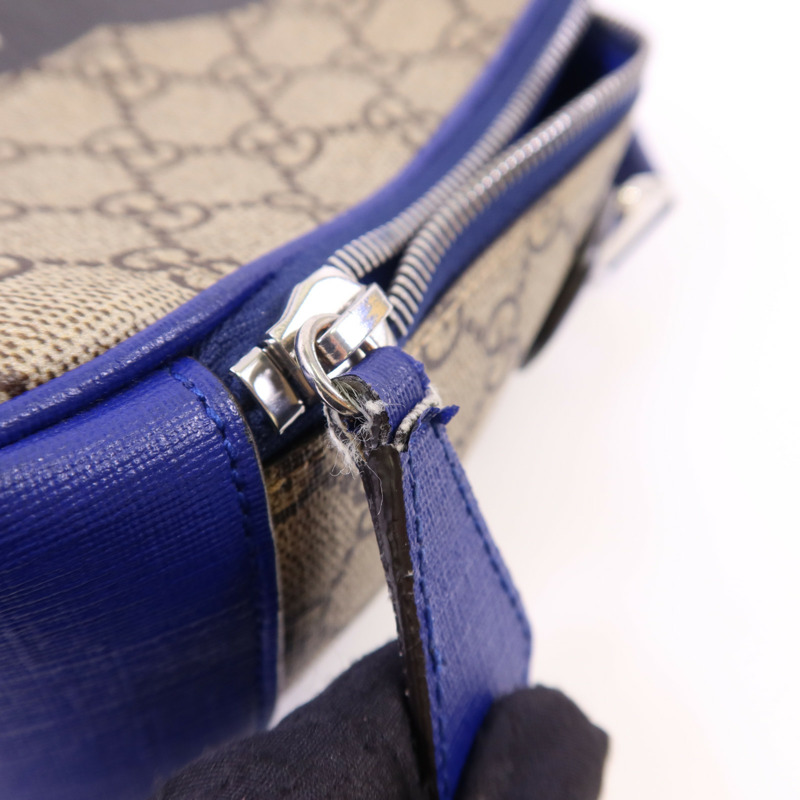 GUCCI 塗層帆布GG Supreme Dog Printed Bag銀扣肩背袋432688-14