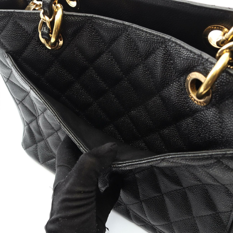 香奈兒 (CHANEL) Matelasse Grand Shopping GST 鏈條手提包，小牛皮，黑色，金色五金，二手 CC-7