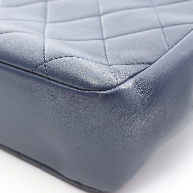 香奈兒大號翻蓋絎縫鏈條肩背斜背包，羊皮，海軍藍，二手-5