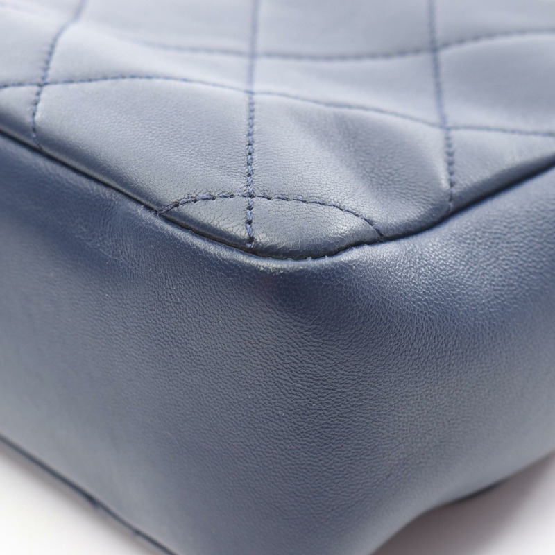 香奈兒大號翻蓋絎縫鏈條肩背斜背包，羊皮，海軍藍，二手-6