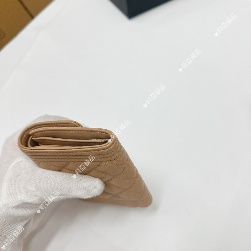 莉亞精品♡ Chanel Boy奶茶三折短夾 二手美夾-7