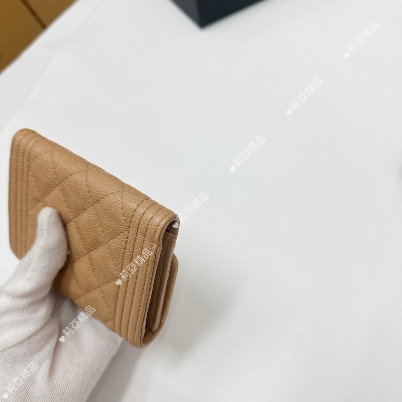莉亞精品♡ Chanel Boy奶茶三折短夾 二手美夾-8