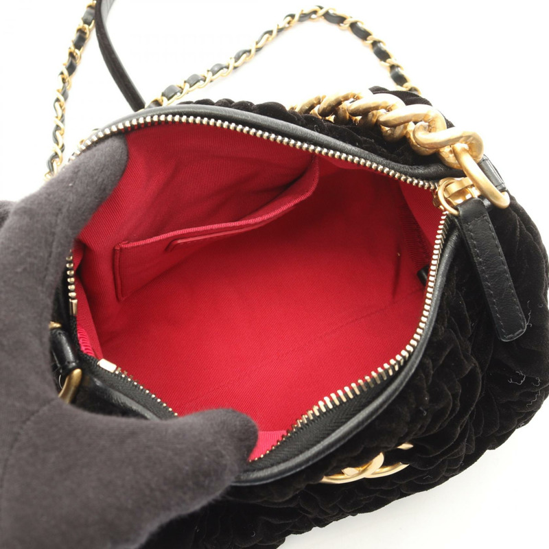 香奈兒山茶花鏈斜背包，黑色天鵝絨布料，二手女款，金色五金配件-2