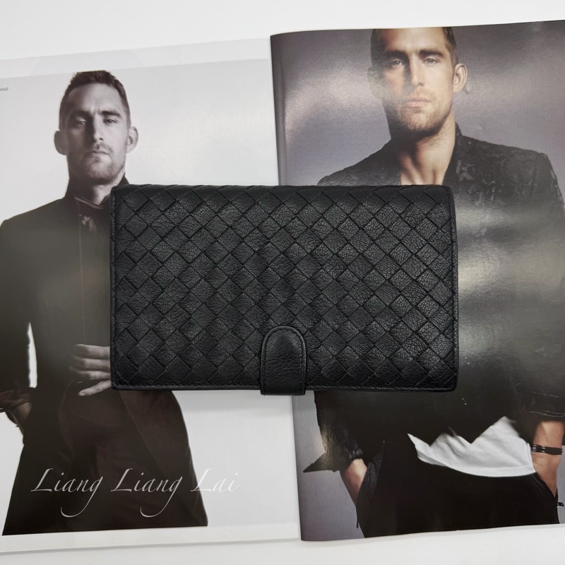 BOTTEGA VENETA BV 經典編織小羊皮對折扣式黑色中夾-0