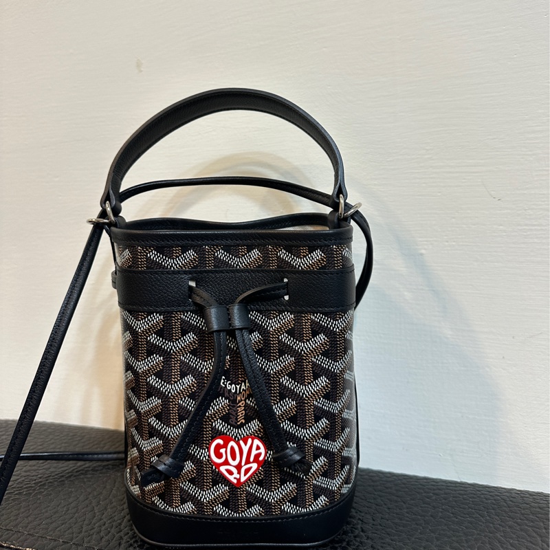Goyard Mini Petit Flot愛心彩繪系列水桶包-黑色-1