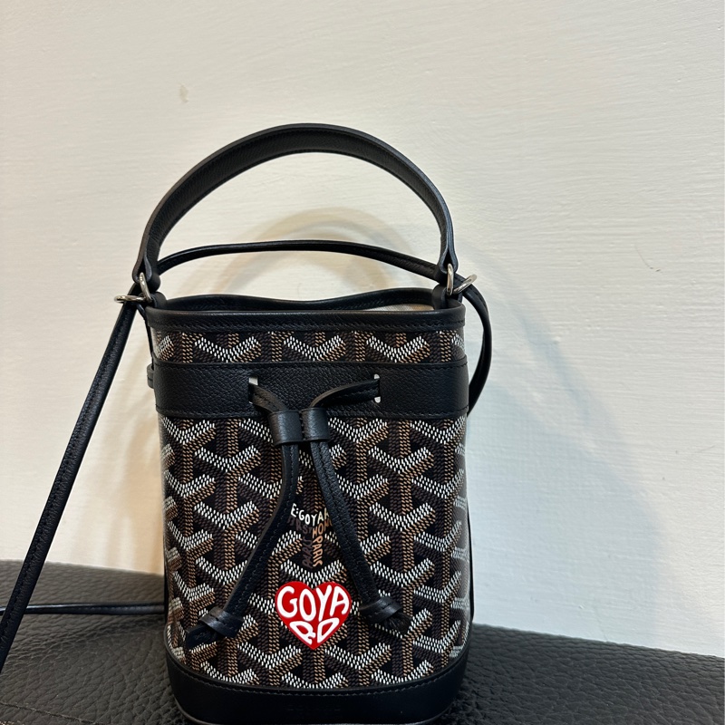 Goyard Mini Petit Flot愛心彩繪系列水桶包-黑色-7