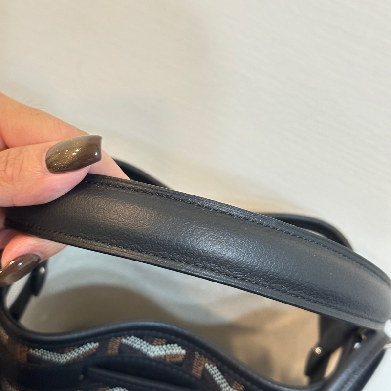 Goyard Mini Petit Flot愛心彩繪系列水桶包-黑色-19