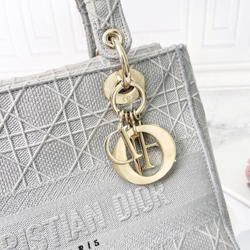 Dior  灰色藤格紋刺繡中號 LADY D-LITE 24*20*11cm 98新配件塵袋-5