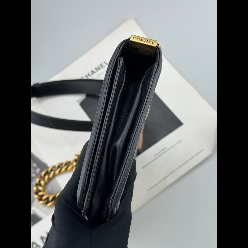 Chanel Leboy黑金一代光面牛皮金扣鏈條包-2