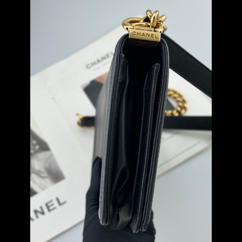 Chanel Leboy黑金一代光面牛皮金扣鏈條包-3