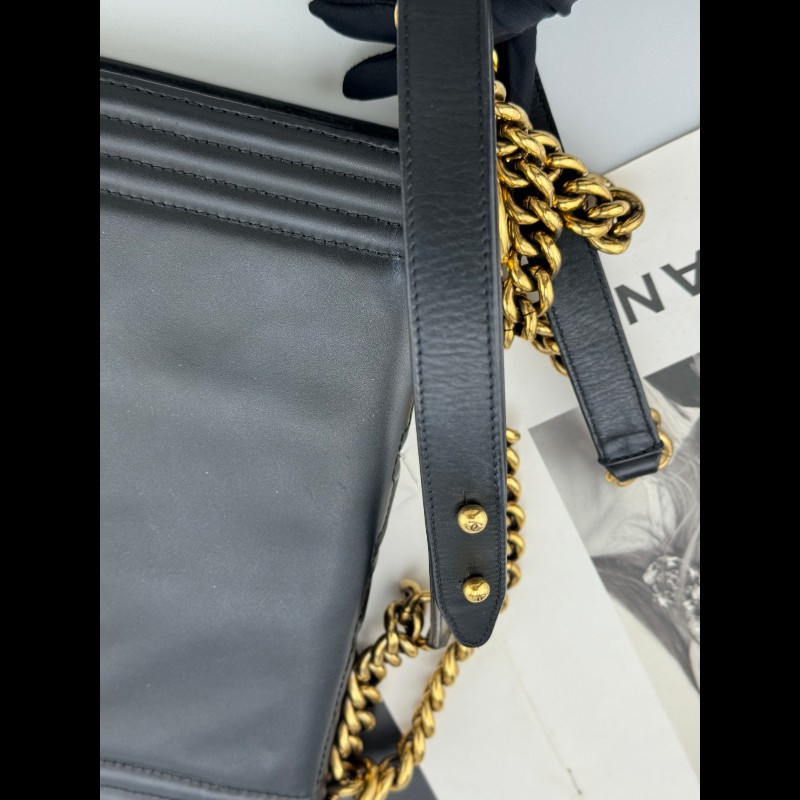 Chanel Leboy黑金一代光面牛皮金扣鏈條包-8