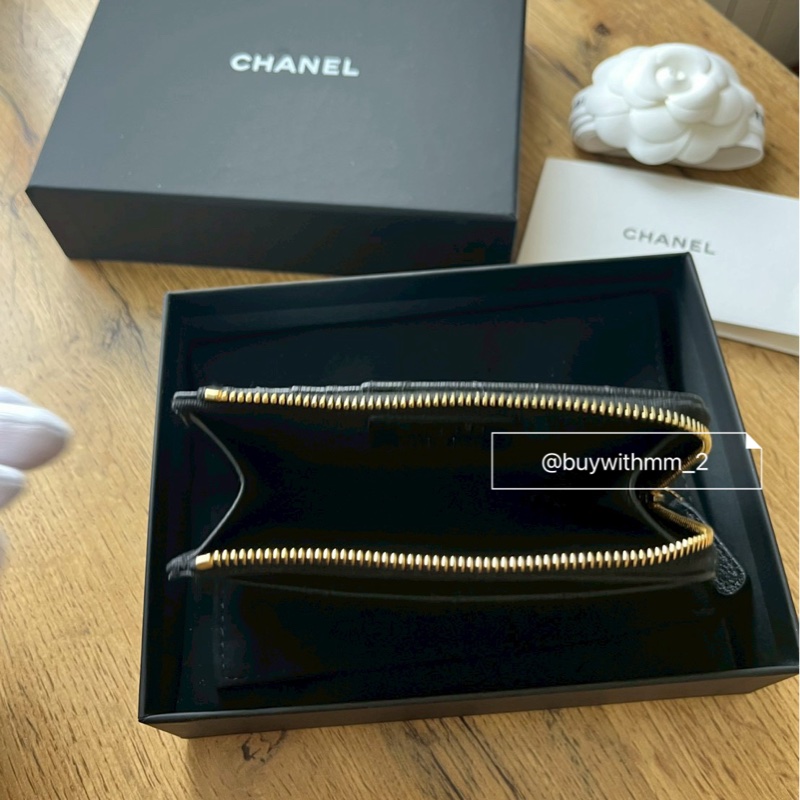 ⭐️賣場有滿額折扣⭐️香奈兒 新款山羊皮 L型拉鏈卡包-4