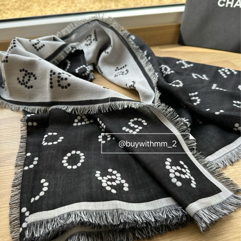 ⭐️賣場有滿額折扣⭐️香奈兒 雙面黑灰披肩圍巾-1