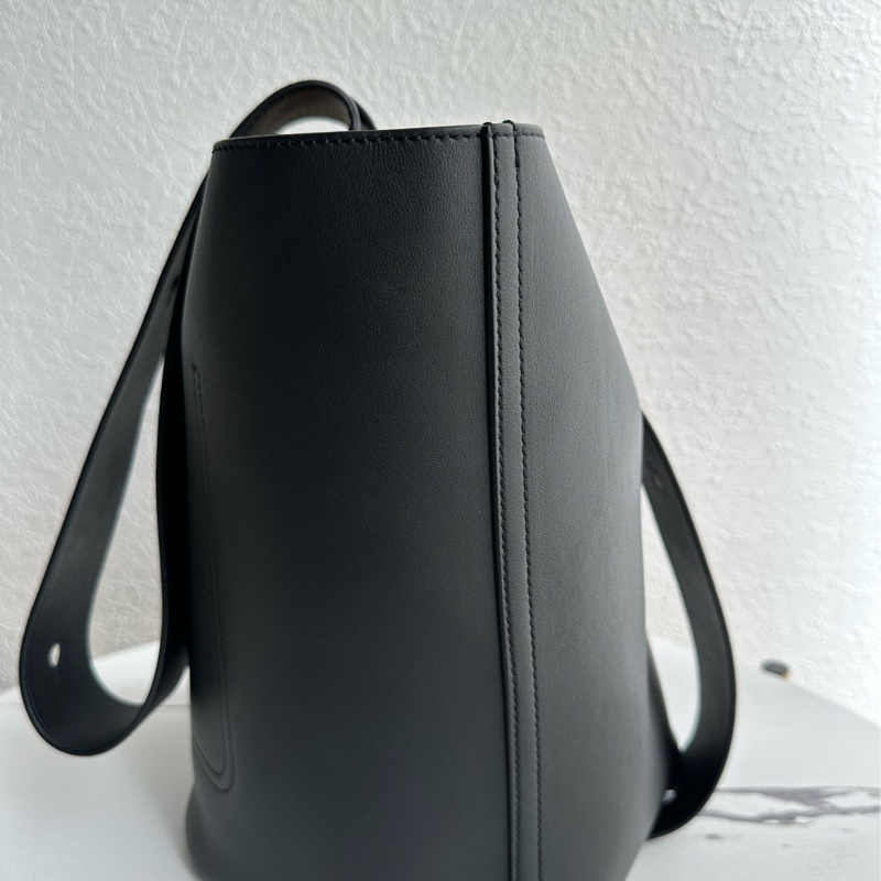 Loewe 超美單手把 圓桶包 中-4