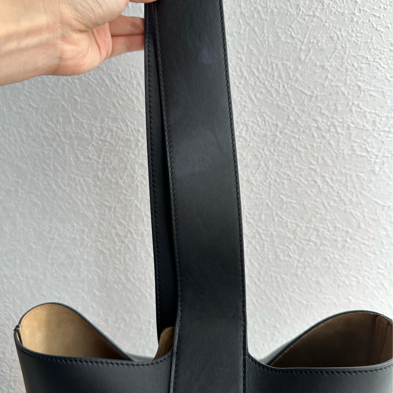 Loewe 超美單手把 圓桶包 中-6