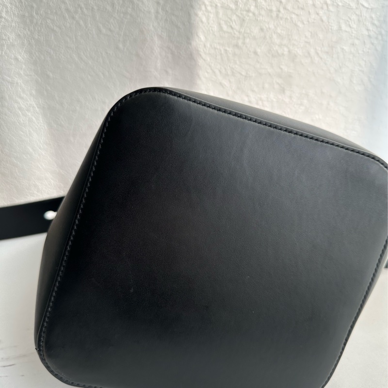 Loewe 超美單手把 圓桶包 中-10