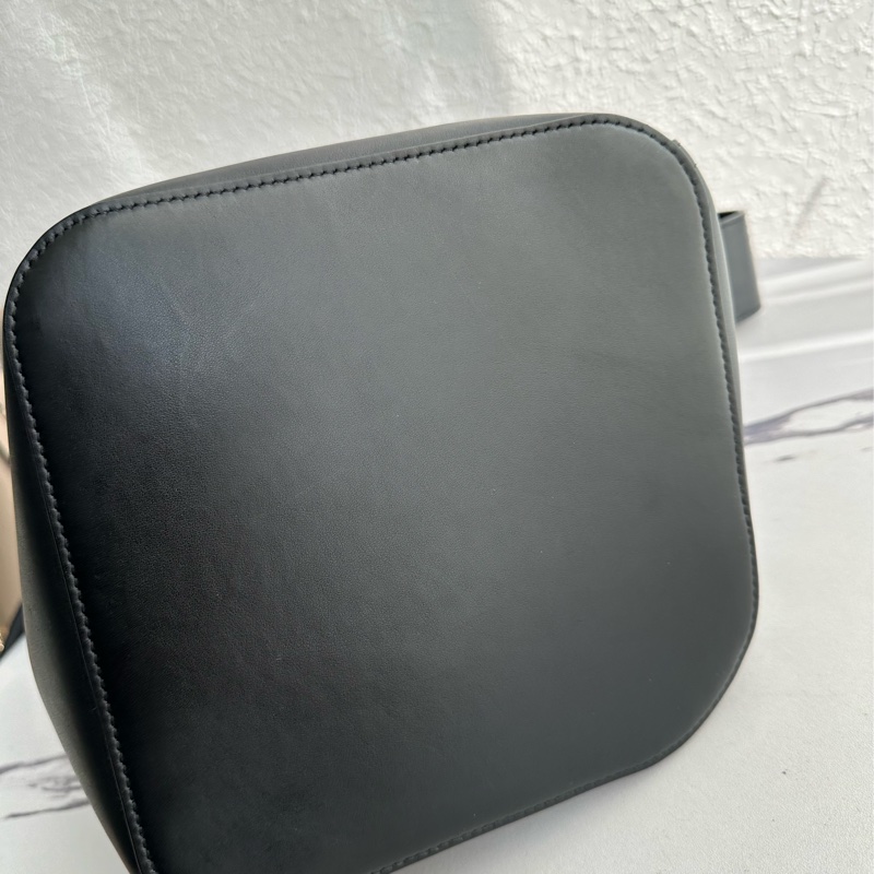 Loewe 超美單手把 圓桶包 中-12