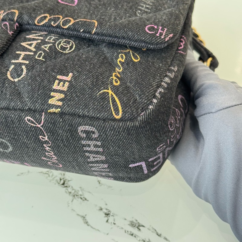 CHANEL 22P黑色塗鴉牛仔CF中號-11