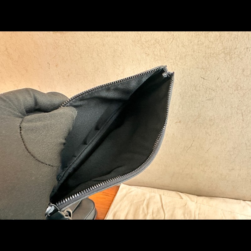 LV黑色牛皮壓紋Trio三合一郵差包M46602 晶片款-15