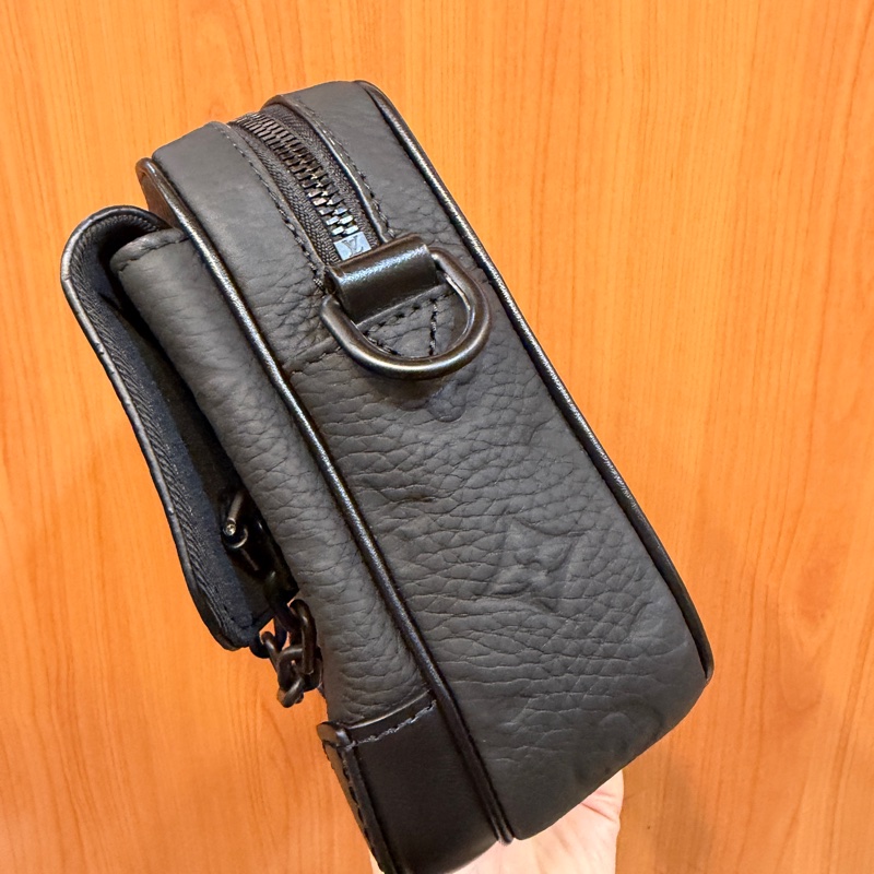 LV 黑牛皮壓紋黑釦Steamer斜背包M23742-2