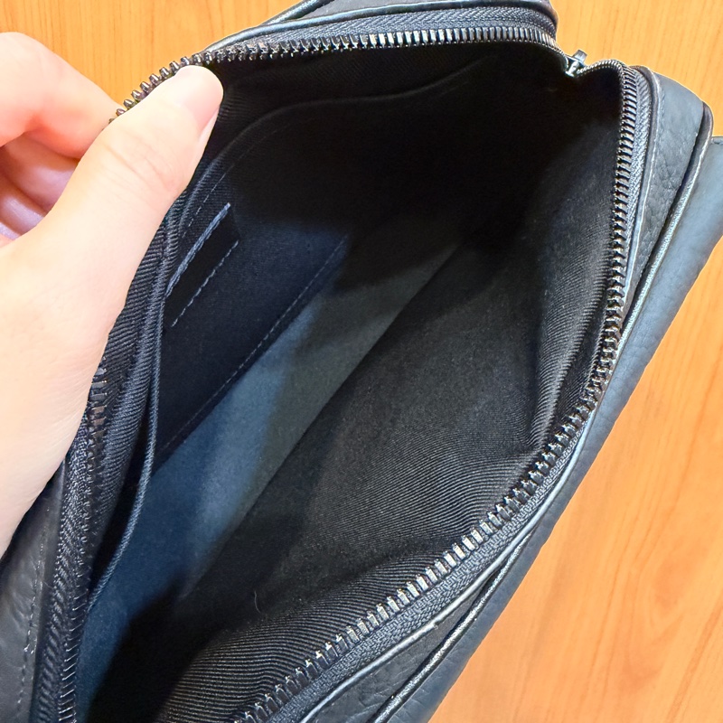 LV 黑牛皮壓紋黑釦Steamer斜背包M23742-12