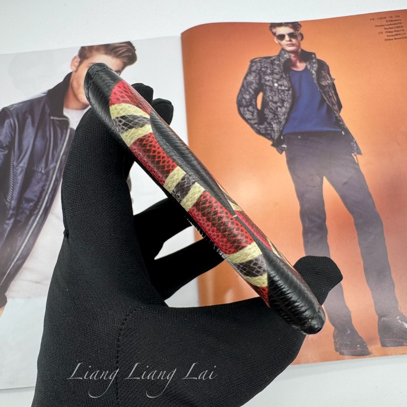 GUCCI 古馳 珊瑚蛇印花黑色對開短夾-16