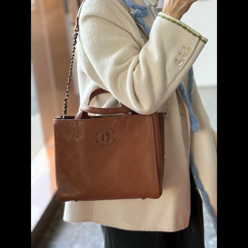 Chanel 楓葉🍁焦糖琺琅雙C公文托特包 牛皮菱格-0