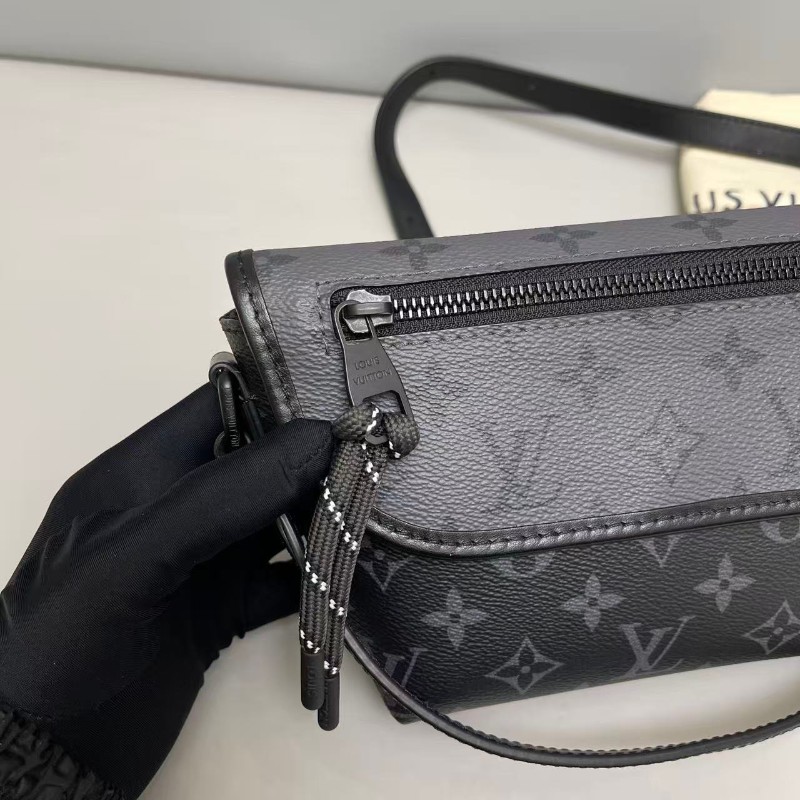 LV路易威登 pulse男士黑老花郵差包-2