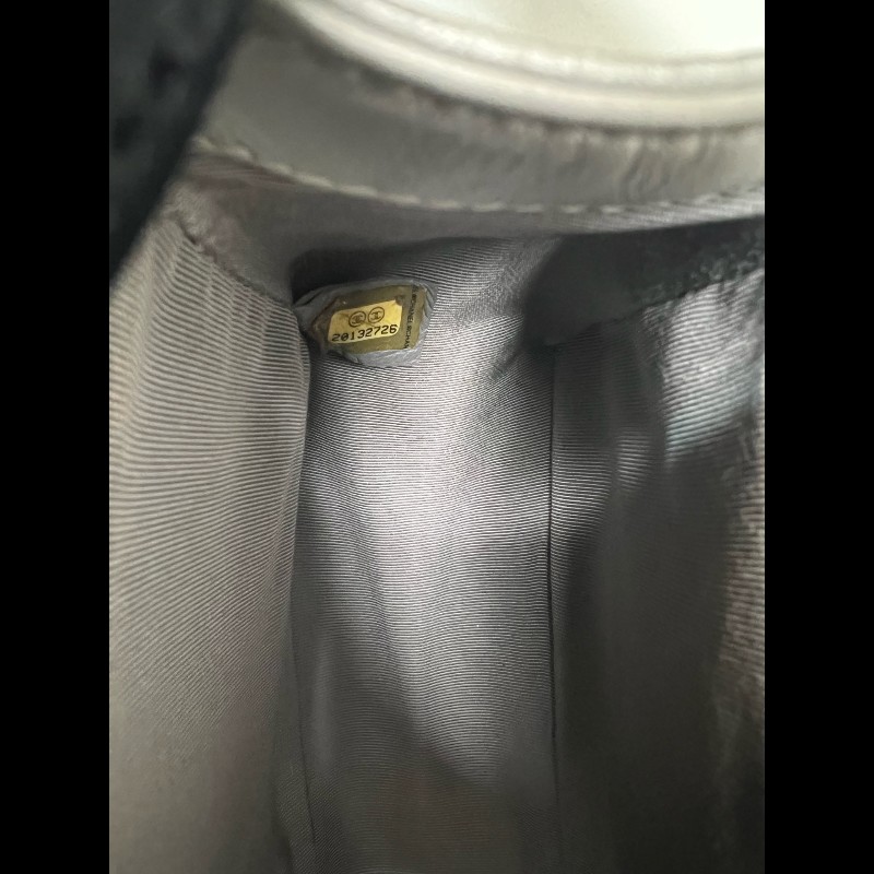 CHANEL LeBoy 珠光銀色菱格光面羊皮中號 25cm鏈條包-11