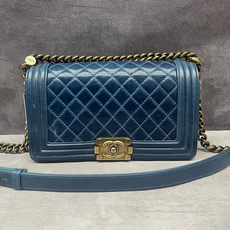 Chanel  LEBOY 藍色油蠟皮菱格紋 中號25cm-0