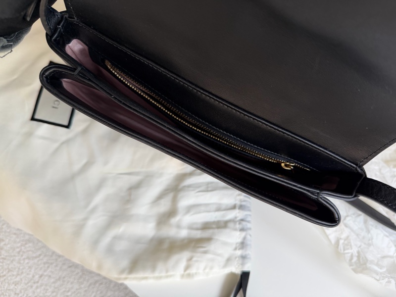 Gucci Arli 斜背信封包-6