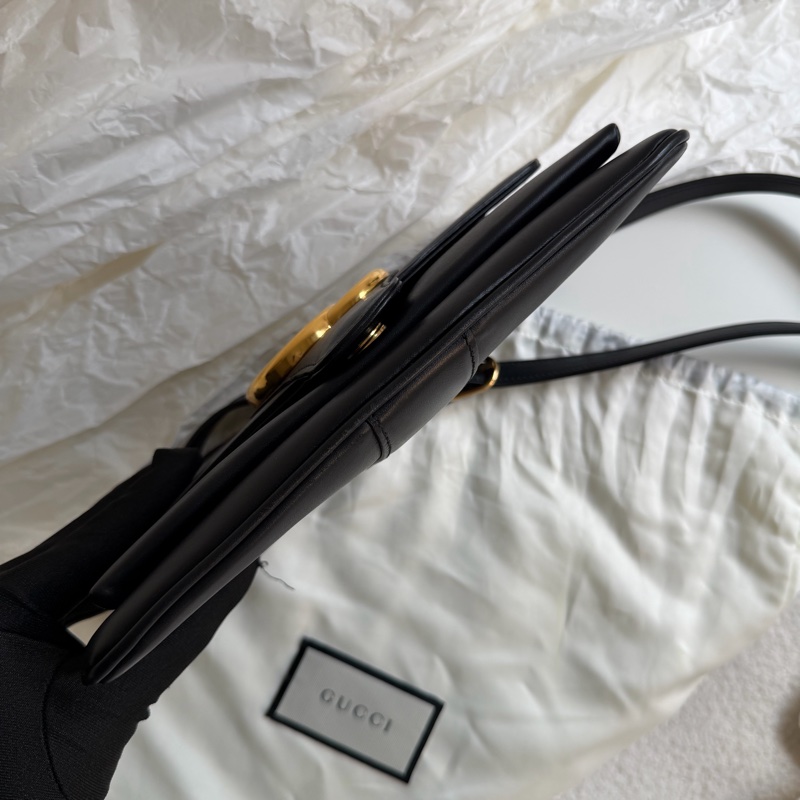 Gucci Arli 斜背信封包-12
