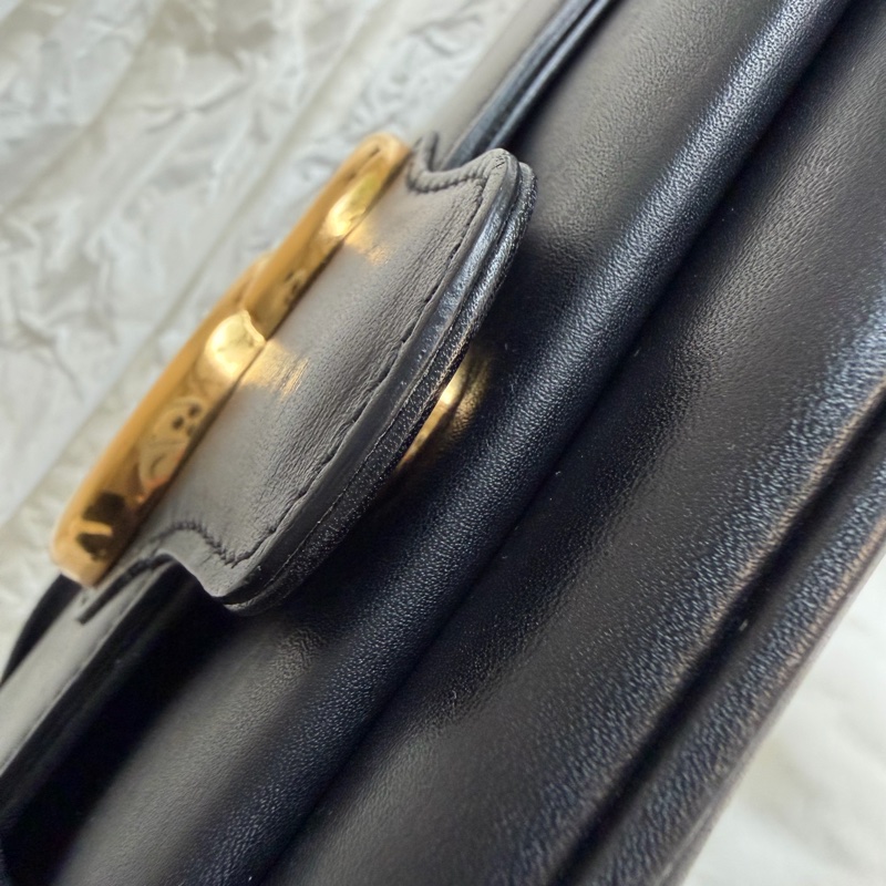 Gucci Arli 斜背信封包-19