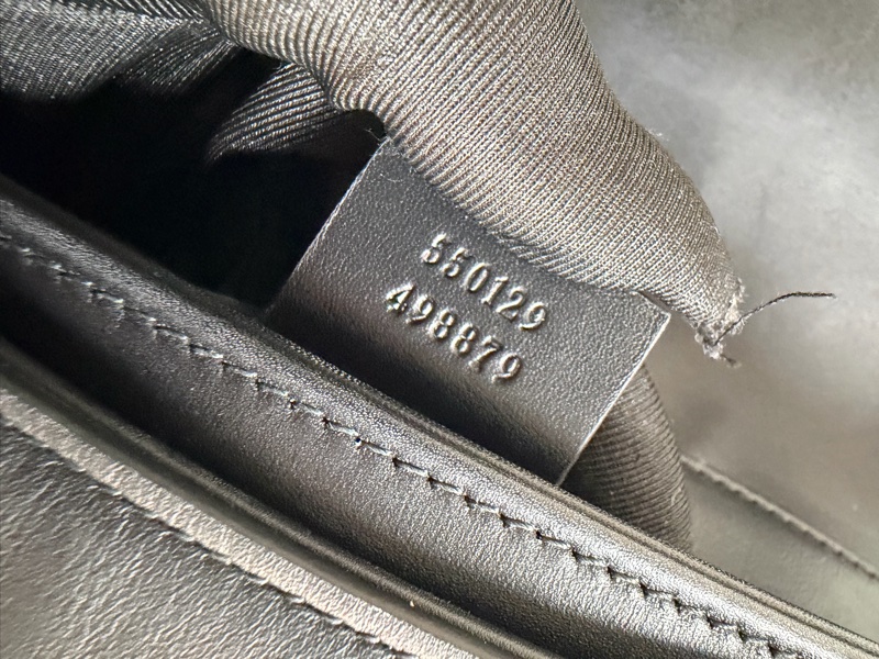 Gucci Arli 斜背信封包-29