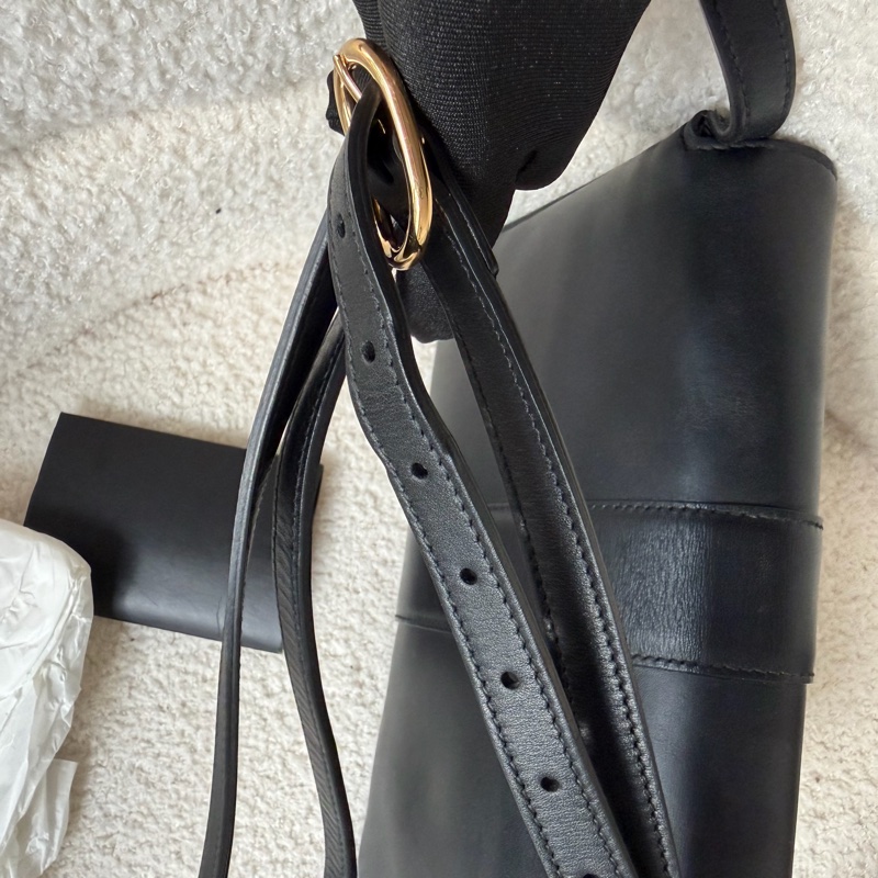 Gucci Arli 斜背信封包-32