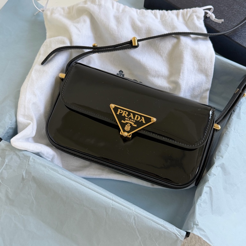 Prada 亮面皮斜背包 pattina bag-2