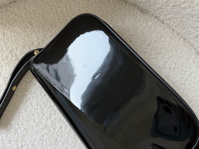 Prada 亮面皮斜背包 pattina bag-14