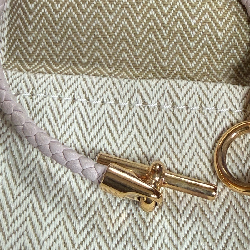 👜 Hermès 編織皮革手環(粉紫色 × 金釦)-3
